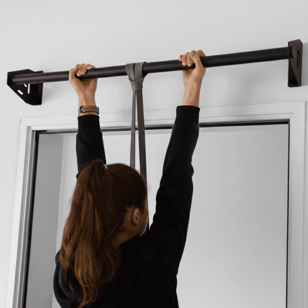 Exercices sur la barre de traction ApexPro noire